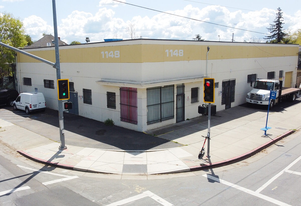 1148 E San Antonio